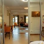Superbe Appartement Entier Et Traversant 135M2, Classe 5 Etoiles, Sarlat Centre