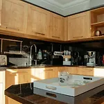 Superbe Appartement Entier Et Traversant 135M2, Classe 5 Etoiles, Sarlat Centre