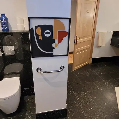 Superbe Traversant 132m2, Classe 5 Etoiles, Centre *