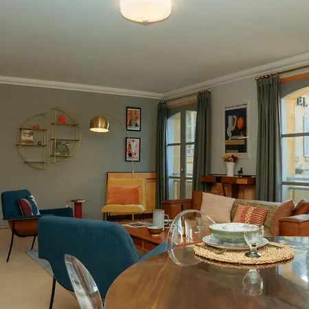 Apartament Superbe Traversant 132m2, Classe 5 Etoiles, Centre *