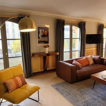 Apartament Superbe Traversant 132m2, Classe 5 Etoiles, Centre