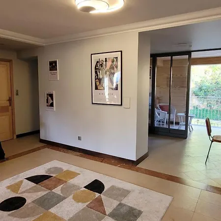 Superbe Traversant 132m2, Classe 5 Etoiles, Centre Apartament