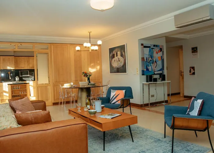 Superbe Traversant 132m2, Classe 5 Etoiles, Centre Daire *