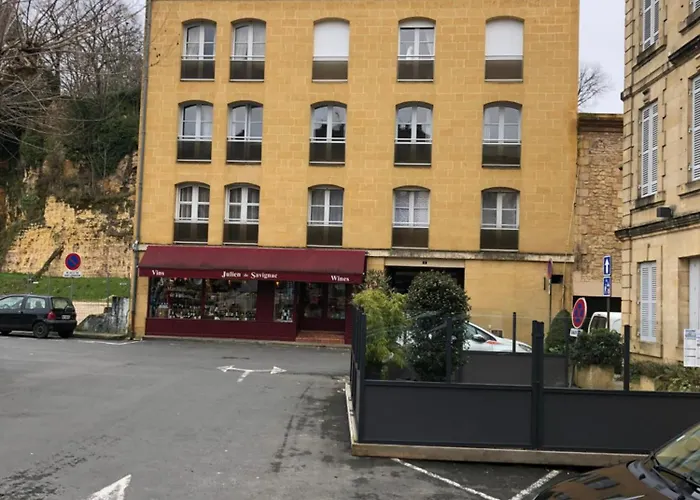 Superbe Traversant 132m2, Classe 5 Etoiles, Centre Sarlat-la-Canéda